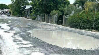 Người dân mong khắc phục ngay tuyến quốc lộ nắng bụi, mưa ngập ở Đồng Tháp