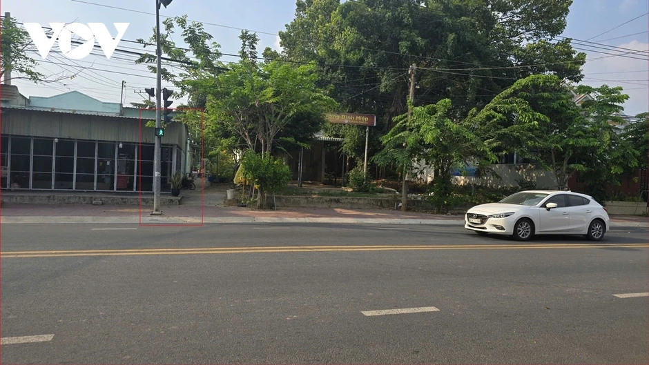 Người dân ở TP.HCM "dở khóc dở cười" vì đường ngàn tỷ khang trang nhưng khó đi Người dân ở TP.HCM "dở khóc dở cười" vì đường ngàn tỷ khang trang nhưng khó đi