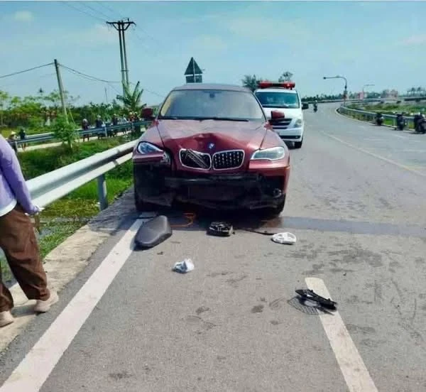 Người đàn ông bị ô tô BMW tông văng xuống mương tử vong ở Ninh Bình: Danh tính tài xế và nạn nhân Người đàn ông bị ô tô BMW tông văng xuống mương tử vong ở Ninh Bình: Danh tính tài xế và nạn nhân