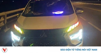 Người đàn ông bỏ lại ô tô 7 chỗ cùng giấy tờ trên cầu ở Vĩnh Long rồi mất tích