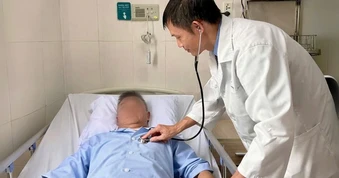 Người đàn ông ở Cần Thơ suýt mất mạng vì thói quen uống 10 ly cà phê mỗi ngày