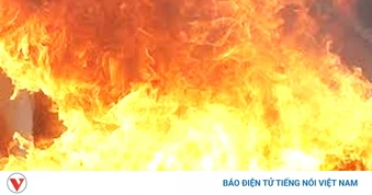 Người đàn ông ở Huế tưới xăng đốt vợ cũ giữa đường rồi nhảy sông tự tử