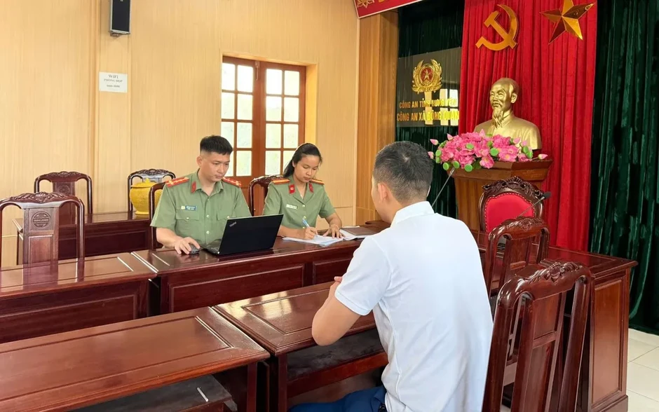 Người đàn ông ở Hưng Yên bị công an nhắc nhở vì chia sẻ thông tin “chữa bệnh bằng nước” Người đàn ông ở Hưng Yên bị công an nhắc nhở vì chia sẻ thông tin “chữa bệnh bằng nước”