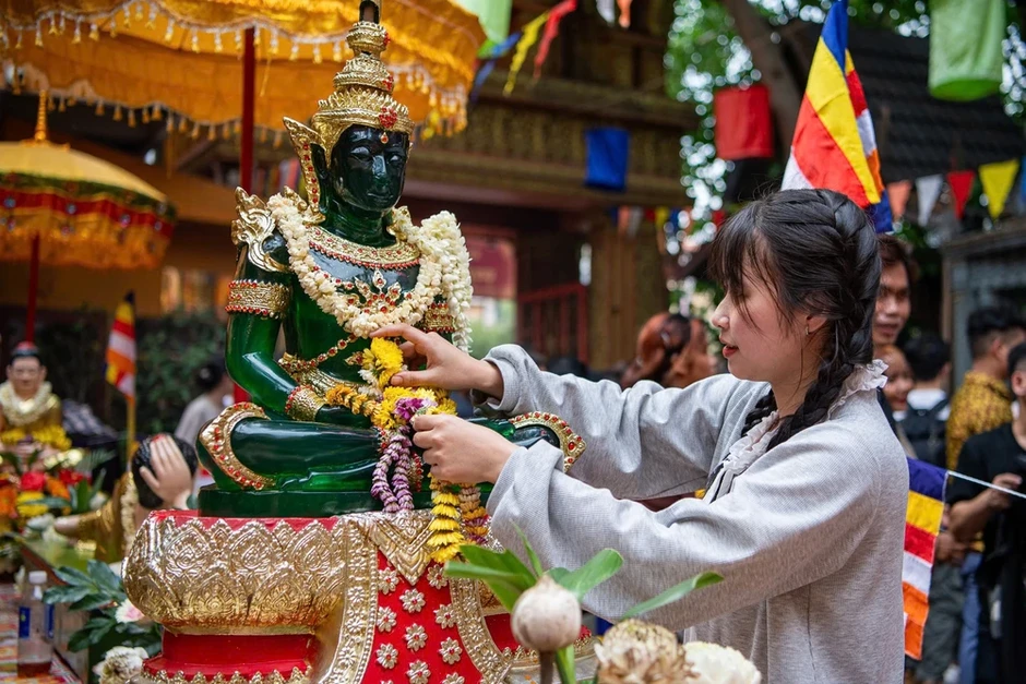 Người dân tại TP.HCM đi chùa tắm Phật, cầu an dịp Tết Chôl Chnăm Thmây Người dân tại TP.HCM đi chùa tắm Phật, cầu an dịp Tết Chôl Chnăm Thmây