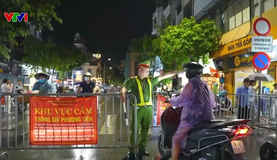 Người dân Thủ đô dần thích nghi với vùng phát thải thấp Người dân Thủ đô dần thích nghi với vùng phát thải thấp