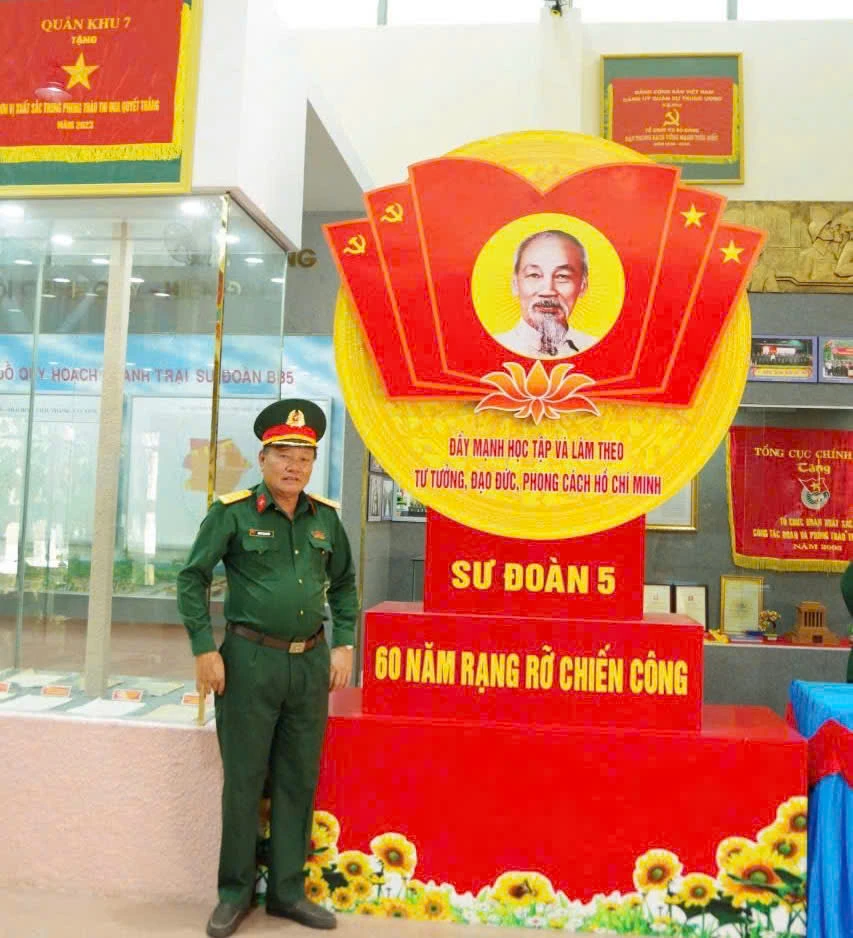 Người dân TP Hồ Chí Minh háo hức đón chờ ngày hội non sông 15/3