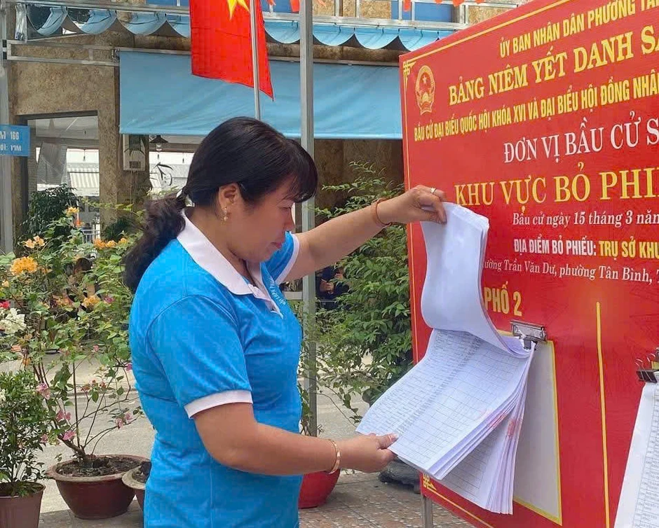 Người dân TP Hồ Chí Minh háo hức đón chờ ngày hội non sông 15/3