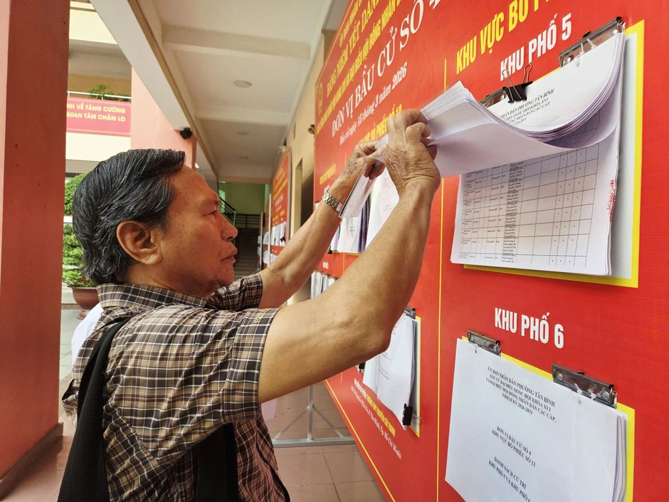 Người dân TP Hồ Chí Minh háo hức đón chờ ngày hội non sông 15/3