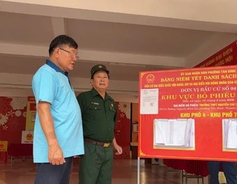 Người dân TP Hồ Chí Minh háo hức đón chờ ngày hội non sông 15/3