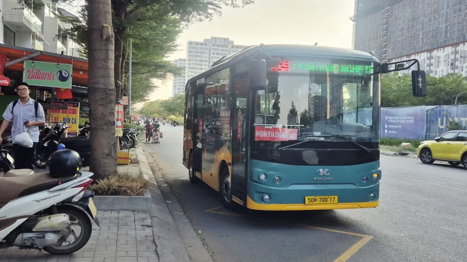 Người dân TP Hồ Chí Minh hào hứng với chủ trương xe buýt miễn phí Người dân TP Hồ Chí Minh hào hứng với chủ trương xe buýt miễn phí