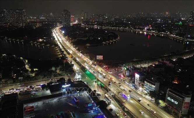 Người dân trở lại Hà Nội sớm, ùn tắc kéo dài trong đêm trên cao tốc Pháp Vân - Cầu Giẽ Người dân trở lại Hà Nội sớm, ùn tắc kéo dài trong đêm trên cao tốc Pháp Vân - Cầu Giẽ