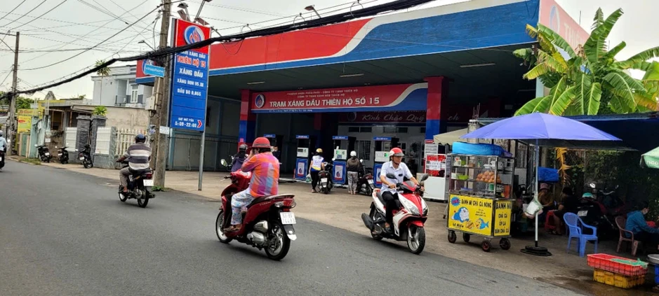 Người dân và doanh nghiệp Đồng Tháp trước lộ trình sử dụng xăng E10 Người dân và doanh nghiệp Đồng Tháp trước lộ trình sử dụng xăng E10
