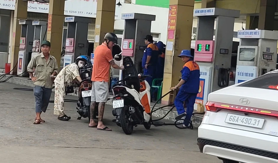 Người dân và doanh nghiệp Đồng Tháp trước lộ trình sử dụng xăng E10 Người dân và doanh nghiệp Đồng Tháp trước lộ trình sử dụng xăng E10