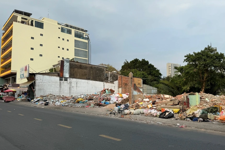 Người dân ven rạch Xuyên Tâm tháo dỡ nhà, bàn giao mặt bằng để phục vụ đại dự án hơn 17.000 tỉ đồng ở TP.HCM Người dân ven rạch Xuyên Tâm tháo dỡ nhà, bàn giao mặt bằng để phục vụ đại dự án hơn 17.000 tỉ đồng ở TP.HCM
