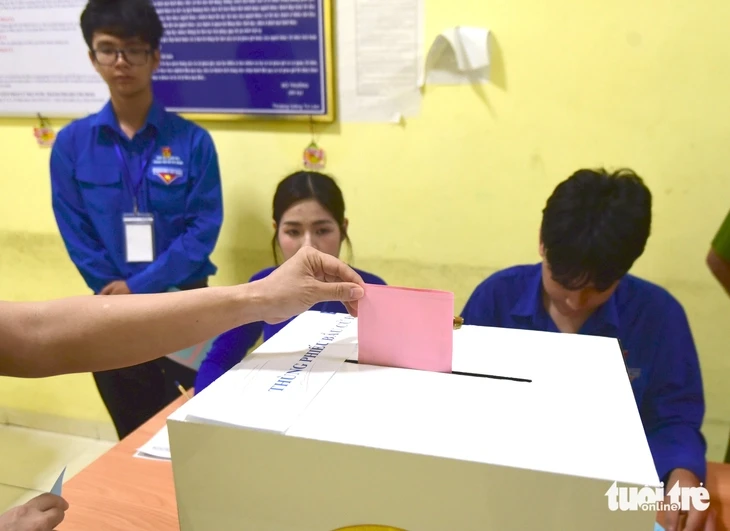 Người đang tạm giữ, tạm giam tại phân trại Bình Thới, TP.HCM tham gia bầu cử Người đang tạm giữ, tạm giam tại phân trại Bình Thới, TP.HCM tham gia bầu cử