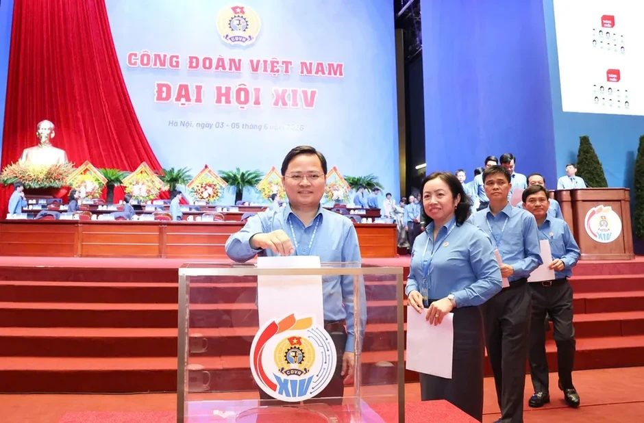 Người lao động là trung tâm của mọi hoạt động công đoàn Người lao động là trung tâm của mọi hoạt động công đoàn