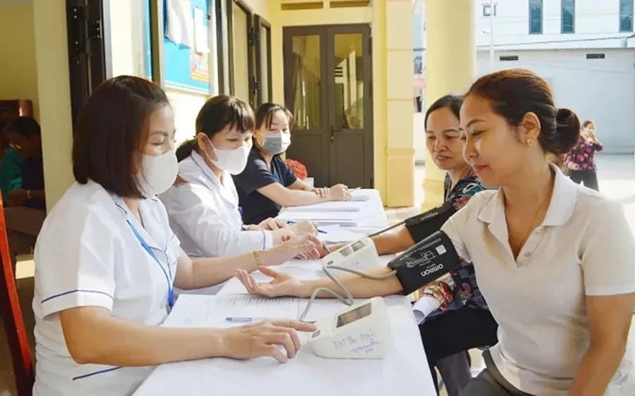 Người mắc bệnh dài ngày được hưởng chế độ ốm đau theo ngày làm việc Người mắc bệnh dài ngày được hưởng chế độ ốm đau theo ngày làm việc