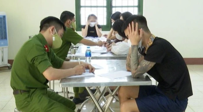Người nghiện ma túy sẽ bị giám sát bằng vòng đeo điện tử Người nghiện ma túy sẽ bị giám sát bằng vòng đeo điện tử
