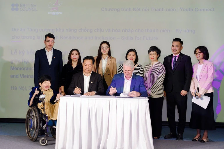 Người phụ nữ của "hành trình Nghị lực sống" làm Chủ tịch Câu lạc bộ Doanh nhân trẻ tạo tác động xã hội Người phụ nữ của "hành trình Nghị lực sống" làm Chủ tịch Câu lạc bộ Doanh nhân trẻ tạo tác động xã hội