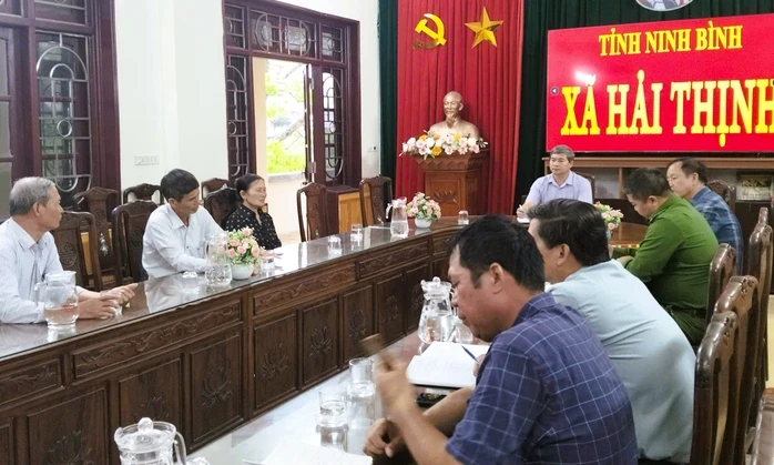 Người phụ nữ gom nước dừa thừa gây hiểu lầm ở khu du lịch