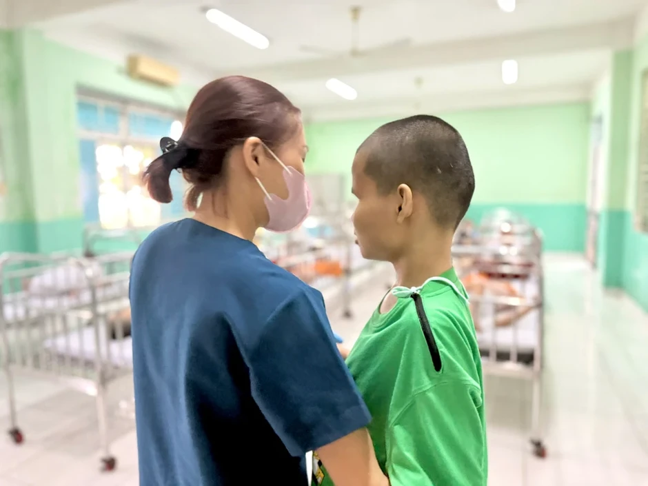 Người phụ nữ 'may' lại cuộc sống cho những đứa trẻ có hoàn cảnh đặc biệt Người phụ nữ 'may' lại cuộc sống cho những đứa trẻ có hoàn cảnh đặc biệt