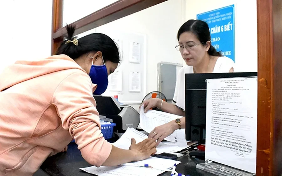Người thuộc hộ nghèo, cận nghèo ở Hà Nội được hỗ trợ 100% mức đóng BHXH tự nguyện Người thuộc hộ nghèo, cận nghèo ở Hà Nội được hỗ trợ 100% mức đóng BHXH tự nguyện