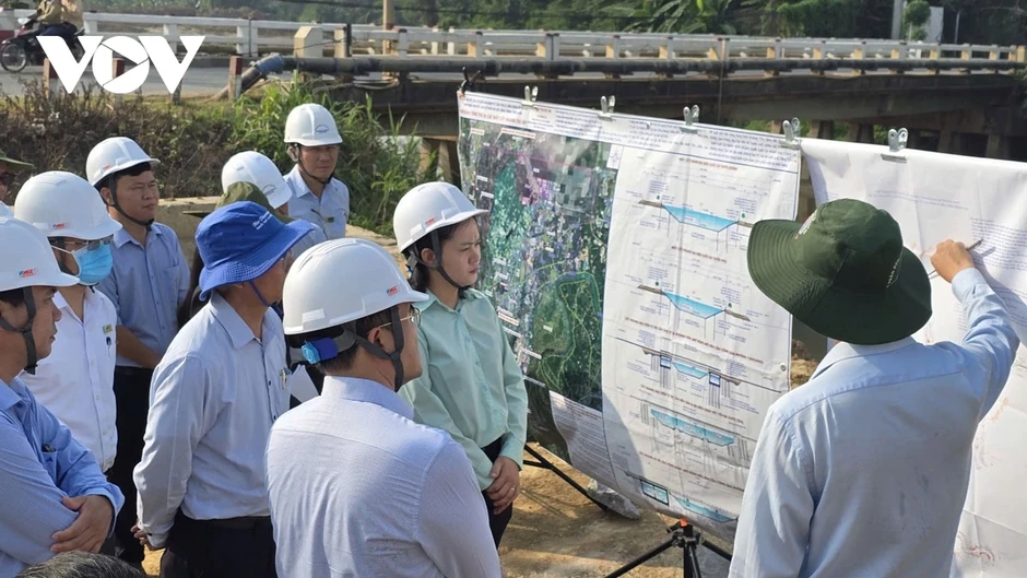 Nguy cơ ngập sâu nếu suối Cái không kịp thông dòng trước mùa mưa Nguy cơ ngập sâu nếu suối Cái không kịp thông dòng trước mùa mưa