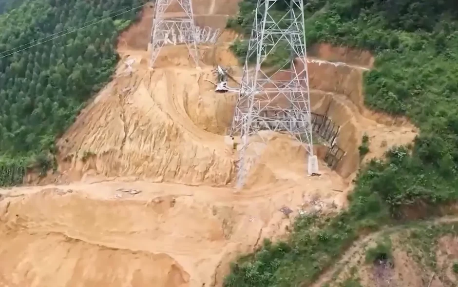 Nguy cơ sạt lở tuyến đường dây 500Kv Lào Cai - Vĩnh Yên Nguy cơ sạt lở tuyến đường dây 500Kv Lào Cai - Vĩnh Yên