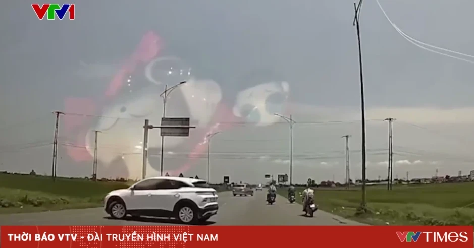 Nguy cơ tai nạn giao thông từ hành vi quay đầu xe thiếu quan sát Nguy cơ tai nạn giao thông từ hành vi quay đầu xe thiếu quan sát