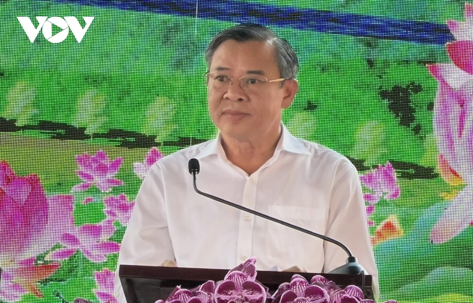 Nguyên Chủ tịch nước Trương Tấn Sang dự lễ khánh thành nhà dưỡng lão Láng Sen Nguyên Chủ tịch nước Trương Tấn Sang dự lễ khánh thành nhà dưỡng lão Láng Sen