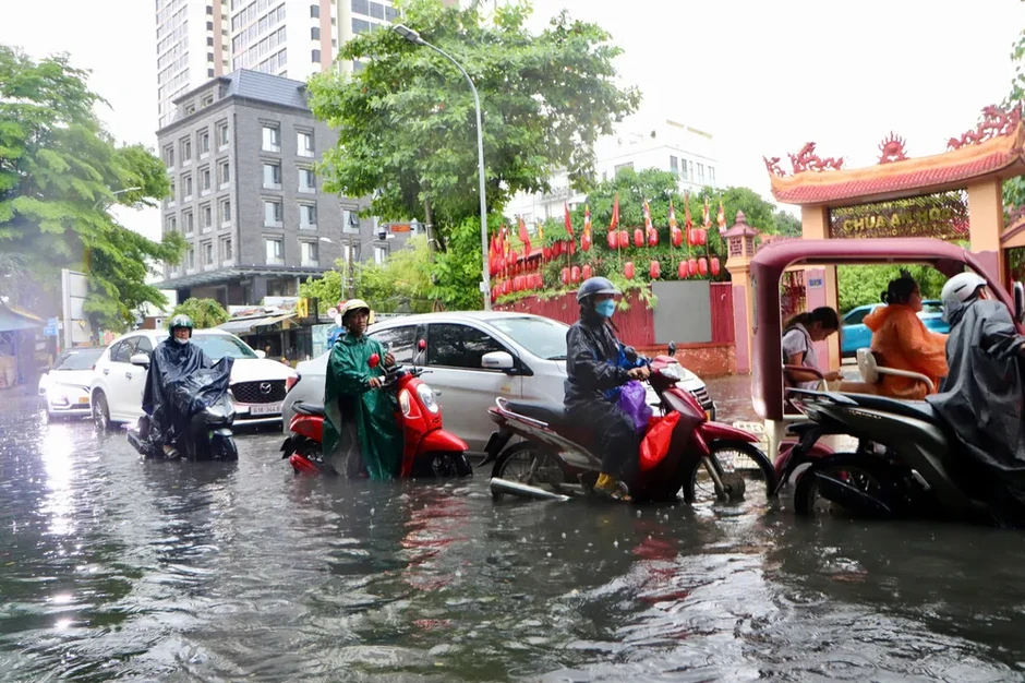 Nguyên nhân gây mưa dông ở TPHCM và Nam bộ Nguyên nhân gây mưa dông ở TPHCM và Nam bộ