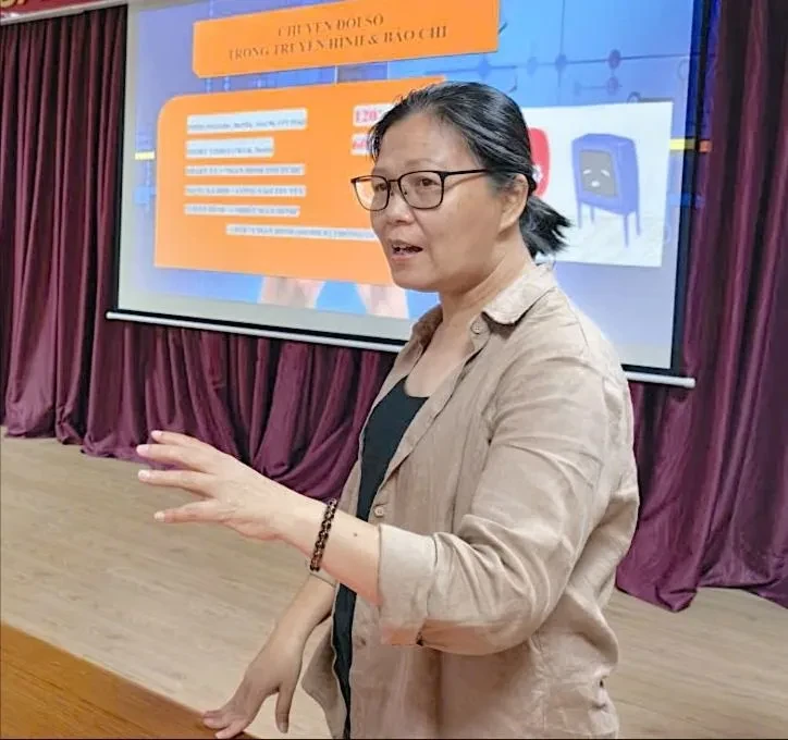 Nhà báo sáng tạo, thích ứng trong bối cảnh chuyển đổi số báo chí Nhà báo sáng tạo, thích ứng trong bối cảnh chuyển đổi số báo chí