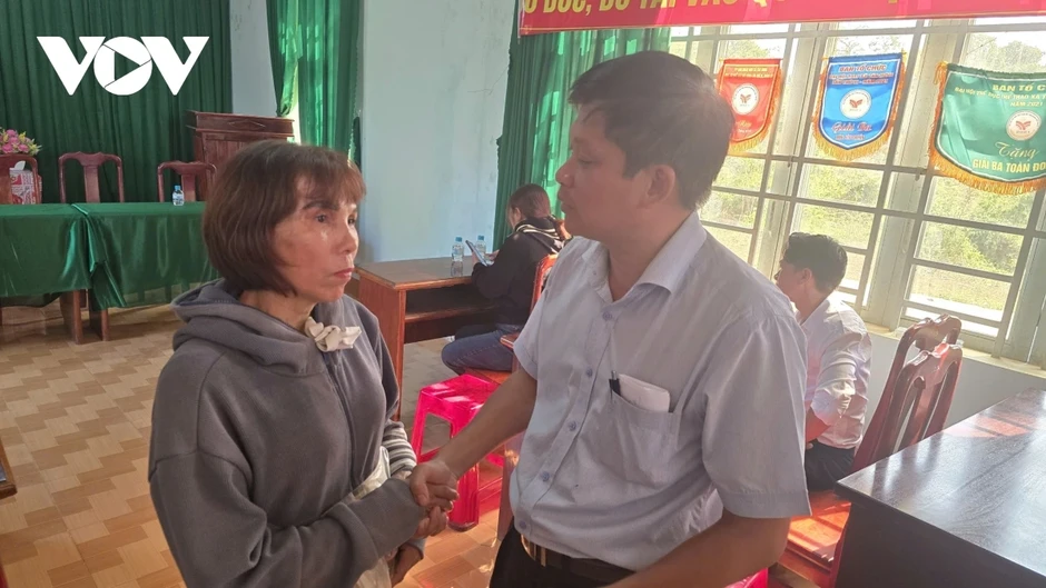Nhà dân thành “vực sâu” khi làm đường ở Đồng Nai: Chủ đầu tư xin lỗi, hỗ trợ dân Nhà dân thành “vực sâu” khi làm đường ở Đồng Nai: Chủ đầu tư xin lỗi, hỗ trợ dân