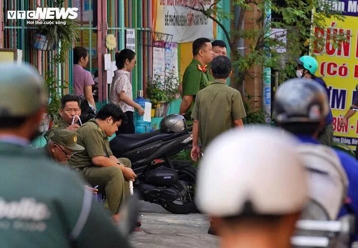 Nhân chứng kể giây phút lửa bùng lên ở quán lẩu chay khiến 2 mẹ con tử vong Nhân chứng kể giây phút lửa bùng lên ở quán lẩu chay khiến 2 mẹ con tử vong