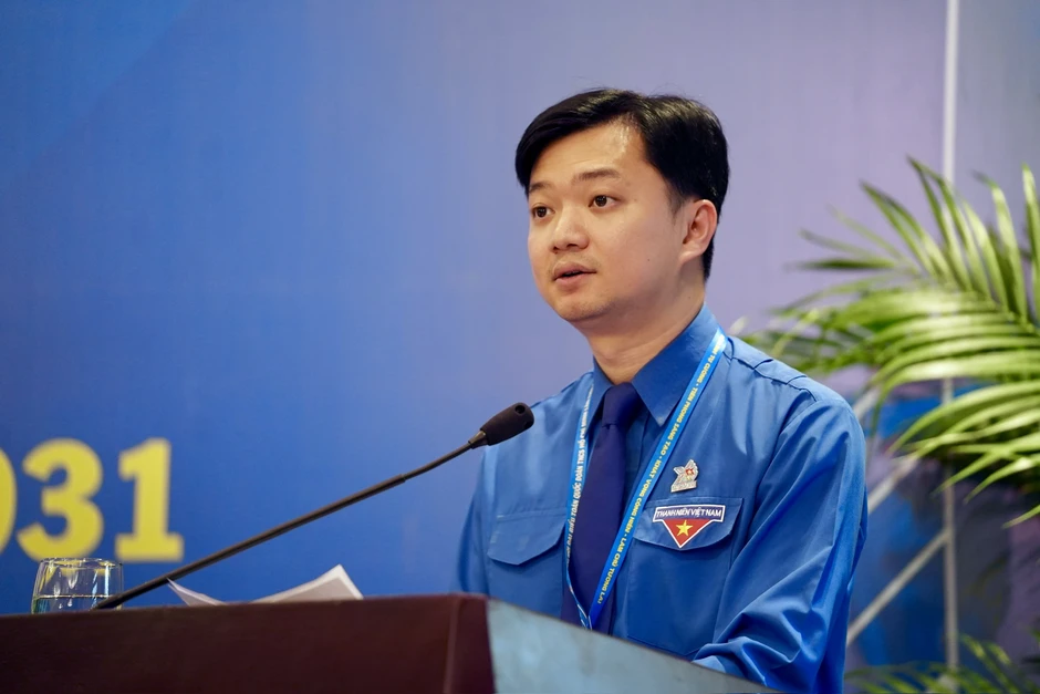 Nhanh chóng đưa Nghị quyết Đại hội Đoàn lần thứ XIII vào cuộc sống Nhanh chóng đưa Nghị quyết Đại hội Đoàn lần thứ XIII vào cuộc sống