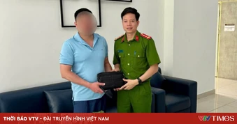 Nhặt được 100 triệu đồng, người dân bàn giao công an trả lại cho người đánh rơi