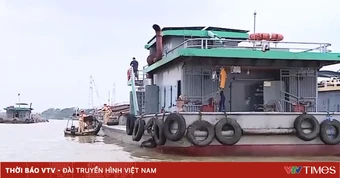 Nhiều bến bãi hoạt động không phép, ngang nhiên lắp đặt máy móc, bốc dỡ hàng hóa