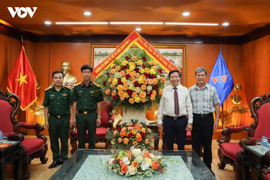 Nhiều cơ quan, đơn vị đến thăm, chúc mừng TinVina nhân dịp 21/6