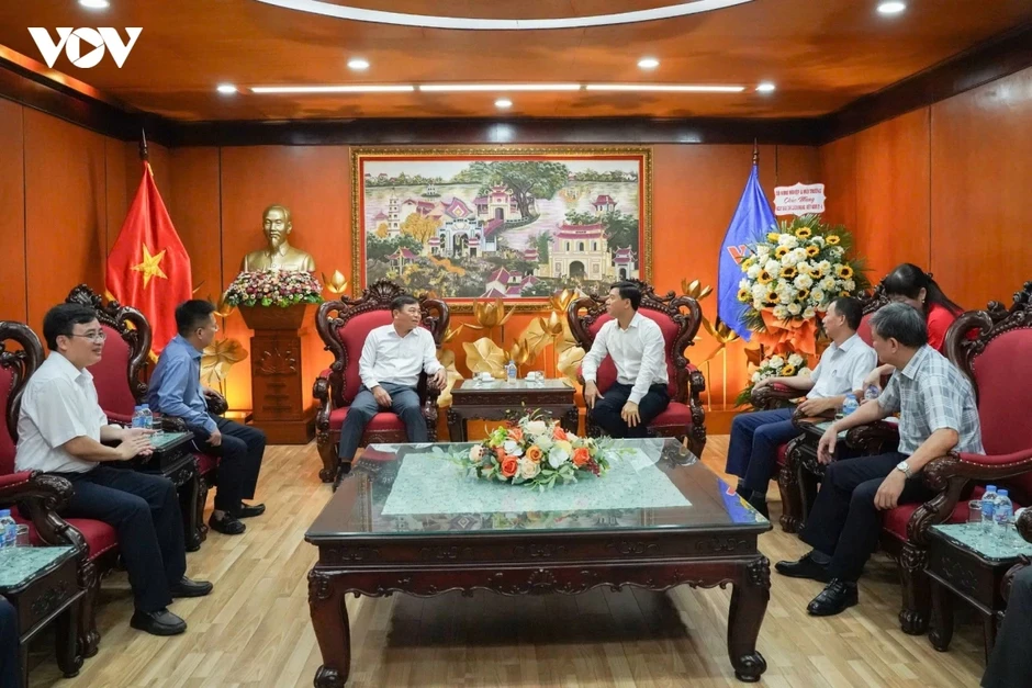 Nhiều cơ quan, đơn vị đến thăm, chúc mừng TinVina nhân dịp 21/6
