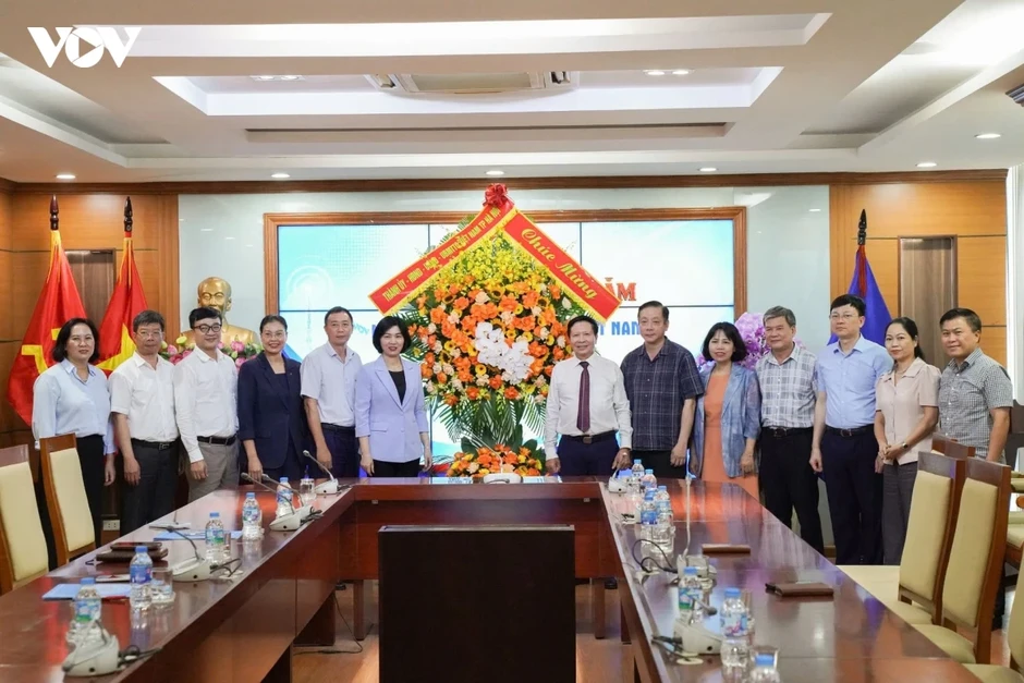Nhiều cơ quan, đơn vị đến thăm, chúc mừng TinVina nhân dịp 21/6