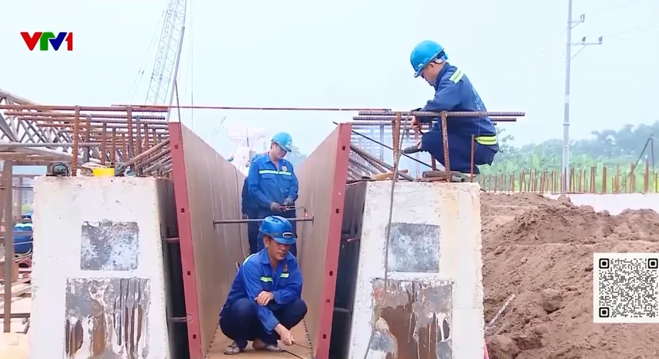 Nhiều công nhân, kỹ sư ở Nghệ An bị nợ lương, nợ bảo hiểm kéo dài Nhiều công nhân, kỹ sư ở Nghệ An bị nợ lương, nợ bảo hiểm kéo dài