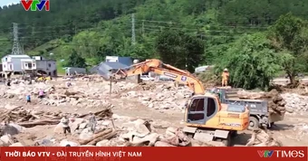 Nhiều đội cứu hộ thiện nguyện đưa máy móc hạng nặng hỗ trợ vùng lũ Lai Châu