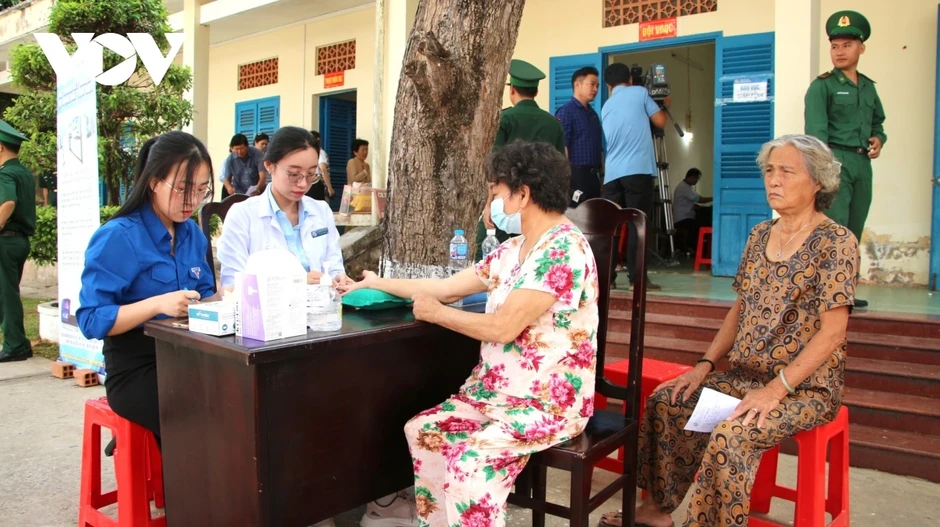 Nhiều hoạt động an sinh xã hội hướng về nhân dân vùng biên giới biển ở Cần Thơ Nhiều hoạt động an sinh xã hội hướng về nhân dân vùng biên giới biển ở Cần Thơ