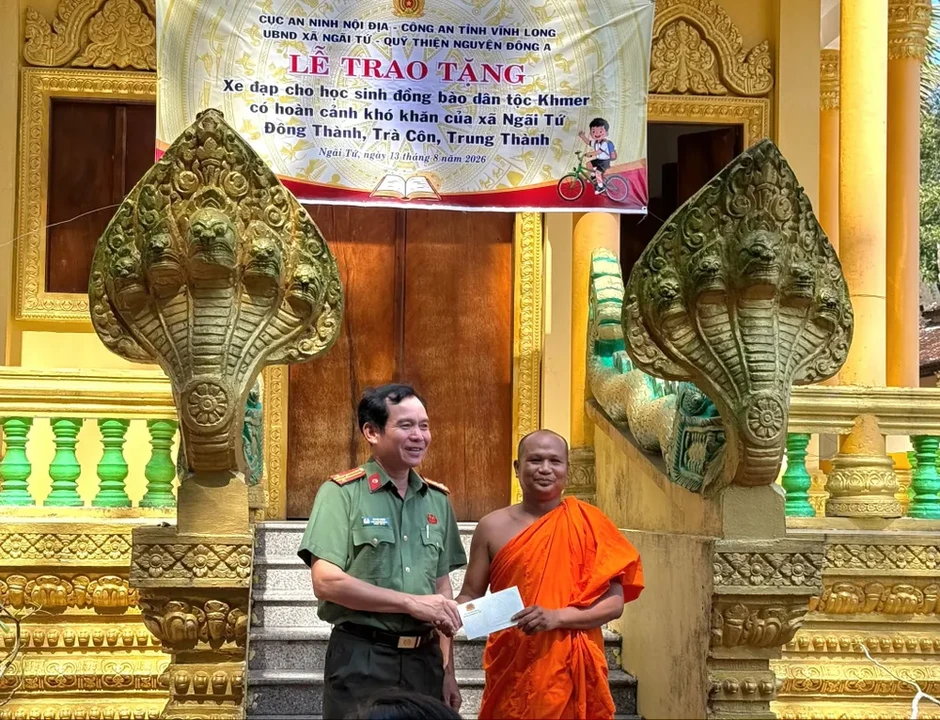 Nhiều hoạt động chăm lo đồng bào dân tộc thiểu số vùng khó khăn Nhiều hoạt động chăm lo đồng bào dân tộc thiểu số vùng khó khăn