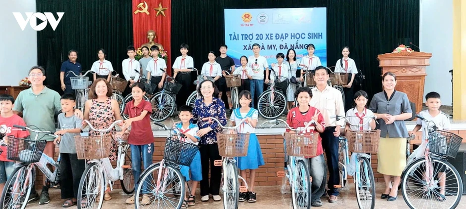 Nhiều hoạt động chăm lo trẻ em hoàn cảnh khó khăn ở vùng núi Đà Nẵng Nhiều hoạt động chăm lo trẻ em hoàn cảnh khó khăn ở vùng núi Đà Nẵng