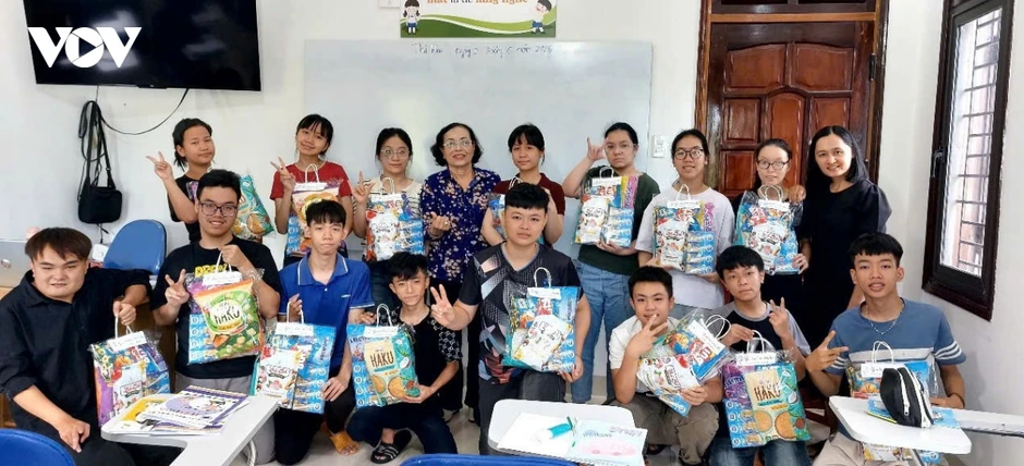 Nhiều hoạt động chăm lo trẻ em hoàn cảnh khó khăn ở vùng núi Đà Nẵng Nhiều hoạt động chăm lo trẻ em hoàn cảnh khó khăn ở vùng núi Đà Nẵng