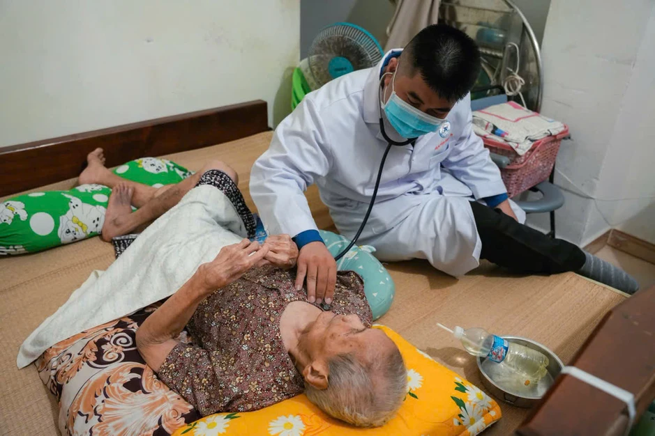 Nhiều hoạt động chăm sóc sức khỏe người có công nhân Ngày Thương binh - Liệt sĩ