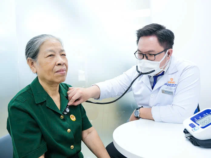 Nhiều hoạt động chăm sóc sức khỏe người có công nhân Ngày Thương binh - Liệt sĩ