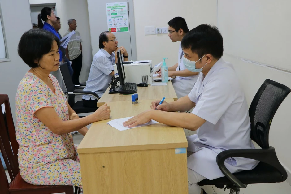 Nhiều hoạt động chăm sóc sức khỏe người có công nhân Ngày Thương binh - Liệt sĩ
