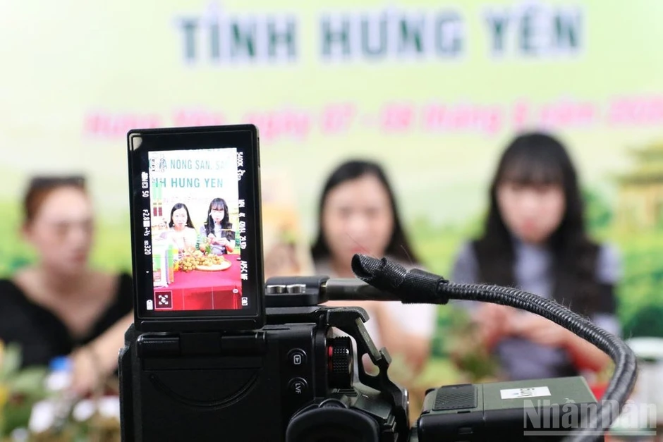 Nhiều hoạt động tại Lễ hội và xúc tiến thương mại Nhãn lồng Hưng Yên năm 2026 Nhiều hoạt động tại Lễ hội và xúc tiến thương mại Nhãn lồng Hưng Yên năm 2026